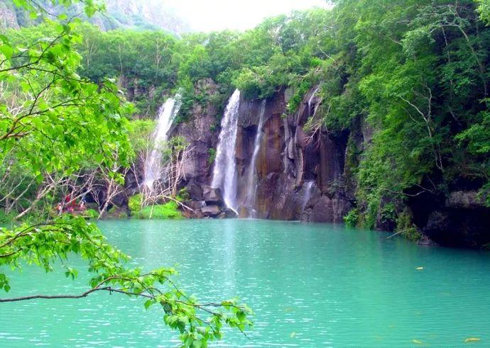 哈尔滨龙塔景区“飞天龙凤”首秀成功